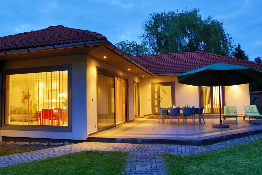 Hajnal Nyaralohaz Villa Balatonfenyves Exterior photo